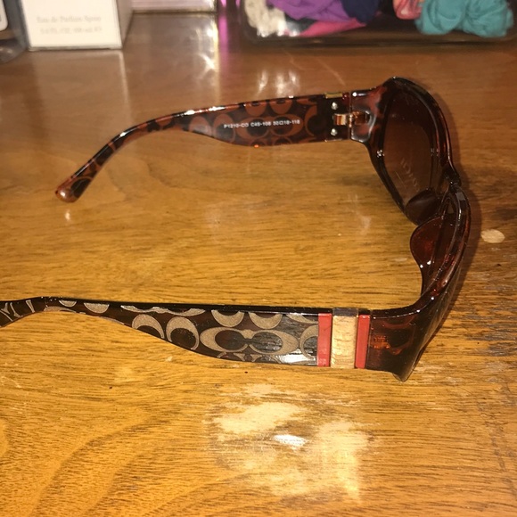 Coach Sunglasses Signature C Leopard Burgundy & Brown and Brown Signature C Case - Picture 3 of 16